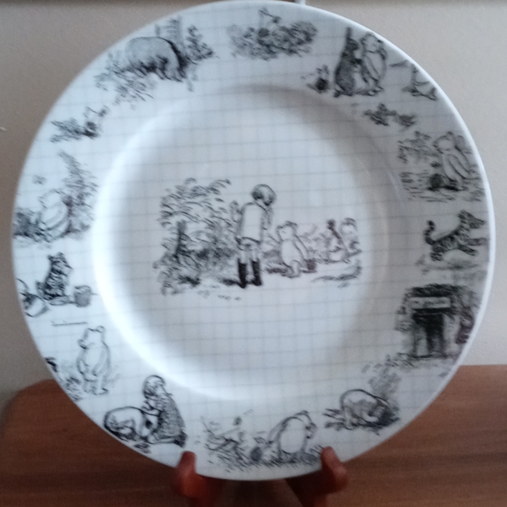 Classic Pooh dinner plates